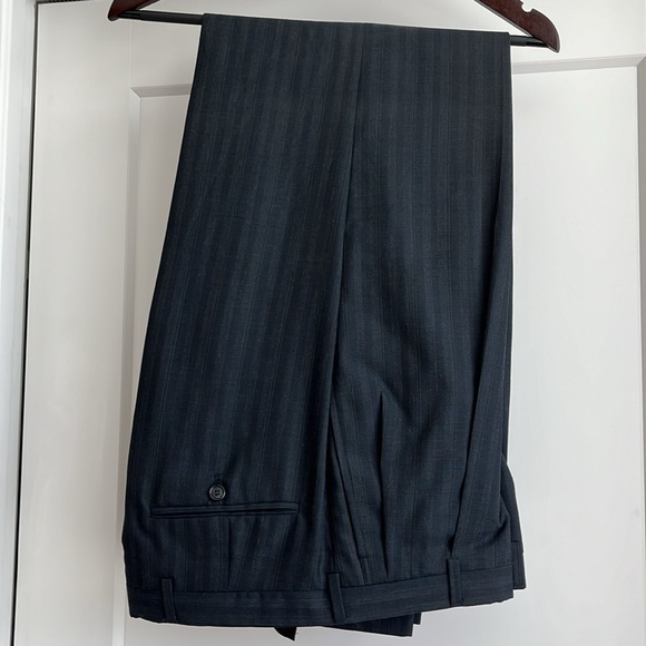 Men’s 2 piece Suit Stripes dark grey charcoal  42L - Picture 2 of 5